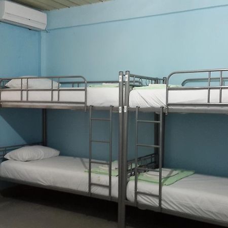 Kampung Bule Hostel 라부안 바조 외부 사진